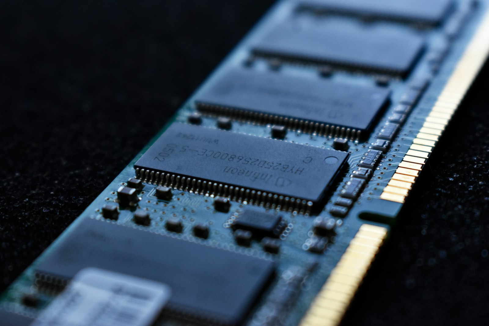 MariaDB и jemalloc: 592 MB върната памет на работещ сървър